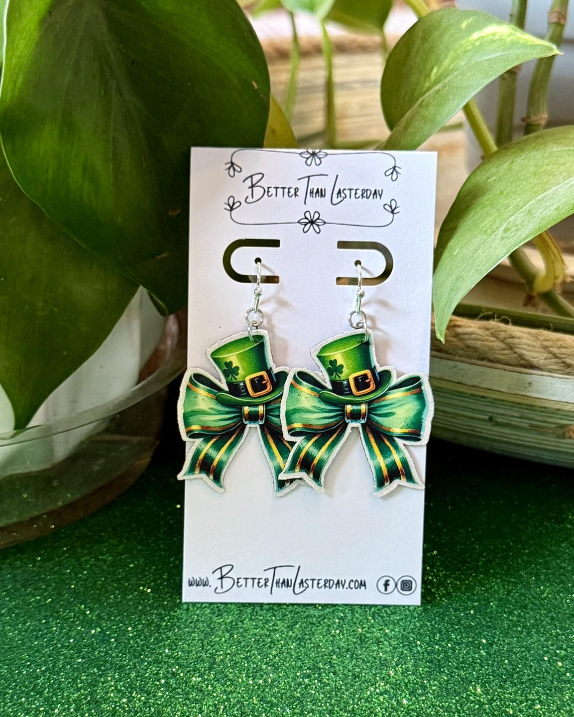 🍀Lucky Charm Bow Earrings🎩